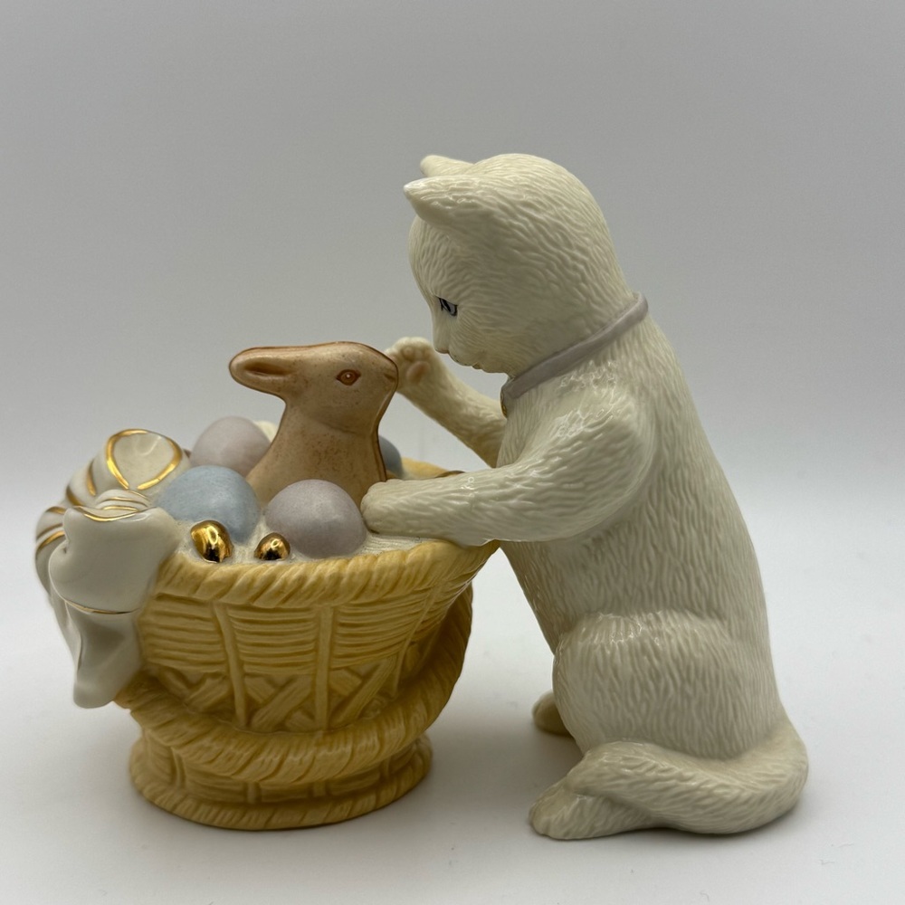 ❌ sold ❌Sweet Wonder” 24 Kt Gold Accents- Cat Easter Bunny & Eggs In Basket - Picture 4 of 7